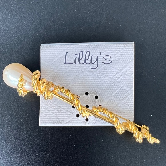 🚨3 for $15🚨 LILLY’S - Straight Pin Brooch with Faux Pearl - Picture 1 of 4